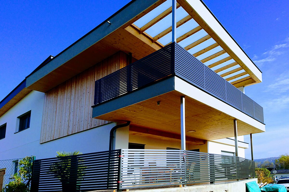 guardi-balkon-modell-linea-2-lowres-r8rk2md8xv2nkjs