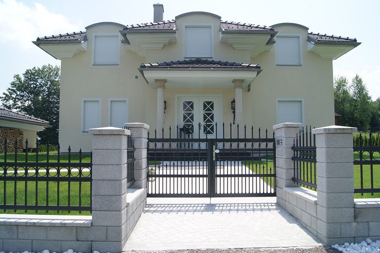 guardi-aluzaun-modell-venezia-zaunfeld-gartentuer-fluegeltor-3-lowres