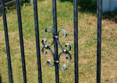 049_Aluzaun_Sizilia_schwarz-400x284