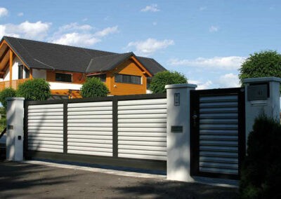 055_Aluzaun_Trento_weiss_schwarz-400x284