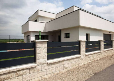 128_Aluzaun_Triest_grau-400x284