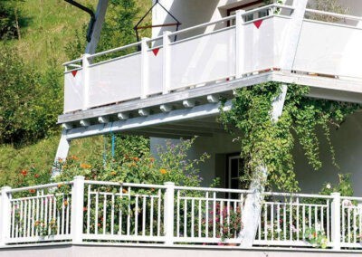 040_Balkon_Loos_weiss-400x284