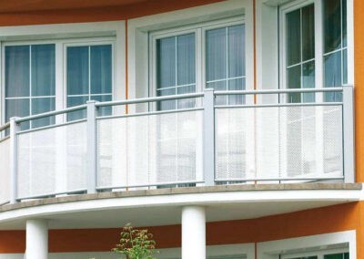 042_Balkon_Loos_weiss-400x284