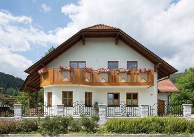 044_Balkon_Kitzbuehel_holzdekor-400x284