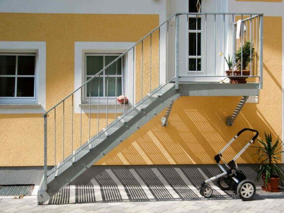 gerade-treppen-bramsteidl-004-576x432