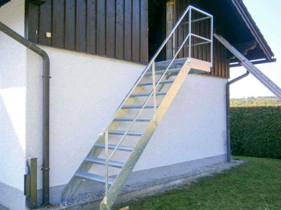gerade-treppen-bramsteidl-007-576x432