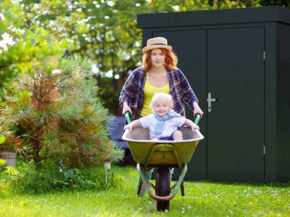 Gartenhuette_Doppeltuere_anthrazit-576x432